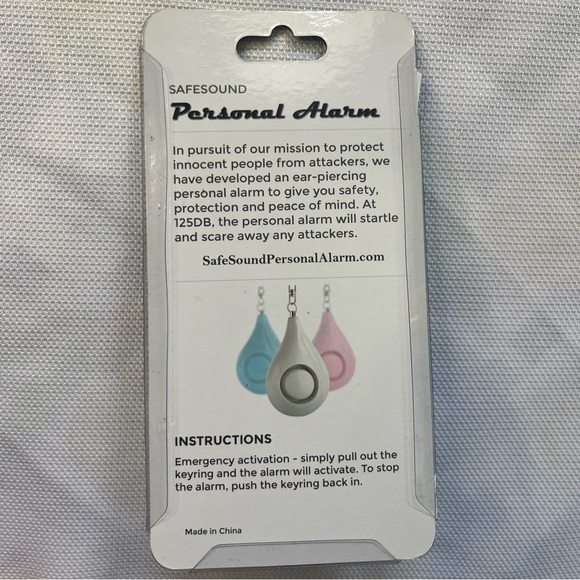 NEW, SAFESOUND 125DB Personal Alarm Keychain - Picture 2 of 3